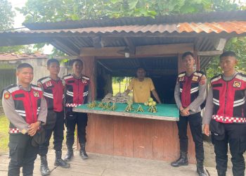 Personel Sat Samapta Polres Sarmi Melaksanakan Patroli Dialogis