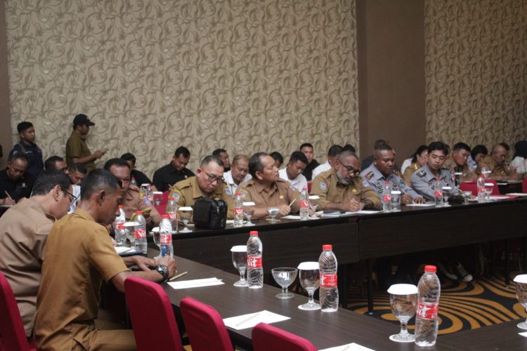 Rapat Koordinasi Wilayah (Rakorwil) lintas sekor dalam rangka persiapan kunjungan Wapres di Swissbel-Hotel Merauke. (Foto : Syahrir)