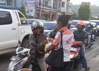 Astra Motor Papua Berbagi Takjil, Wujudkan Semangat Ramadan di Manokwari