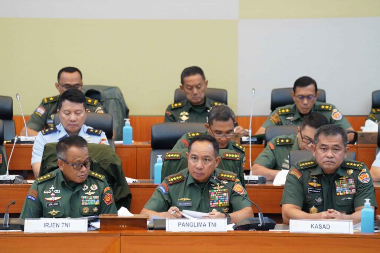 Panglima TNI pada saat rapat dengar pendapat dengan komisi 1 DPR RI, Kamis (13/3/2025)