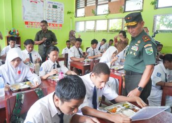 Danrem 172/PWY: Makan Bergizi Gratis Bentuk Nyata Kepedulian TNI AD untuk Anak Papua