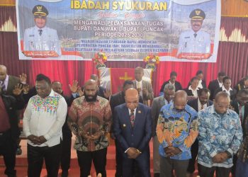Bupati dan Wakil Bupati Puncak Awali Tugas dengan Ibadah Syukur dan Bantuan Rp 2 Miliar untuk Rumah Ibadah