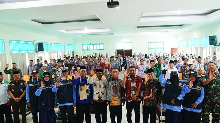 Jemaah calon haji (JCH) asal Provinsi Papua resmi dilepas dalam sebuah acara khidmat di Aula Utama Asrama Haji Jayapura. (Foto: Istimewa)