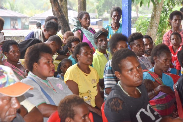 Penyuluhan kesehatan dan pencegahan stunting bagi masyarakat Kampung Pigapu, Distrik Iwaka, Kabupaten Mimika. (Foto: NM)