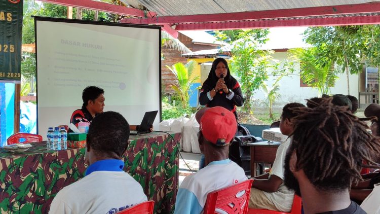 Penyuluhan tentang bahaya narkoba, minuman keras (miras), dan lem aibon di halaman Gereja Katolik Santo Paulus. (Foto: NM)