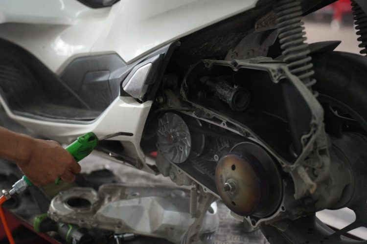 Secara khusus untuk melumasi komponen-komponen penting dalam sistem CVT, seperti roller, sliding sheave, dan rumah CVT. (Foto: Istimewa)