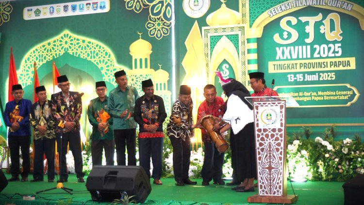 STQ ke-28 Tingkat Provinsi Papua resmi dibuka oleh Penjabat (Pj) Gubernur Papua, Ramses Limbong. (Foto: Darul Muttaqin)