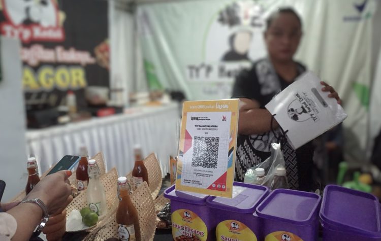 pertumbuhan signifikan dalam penggunaan Quick Response Code Indonesian Standard (QRIS) sepanjang triwulan I/2025. (Foto: Darul Muttaqin)