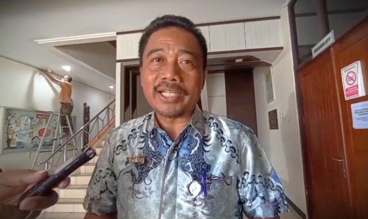 Pemimpin Perum Bulog Kanwil Papua, Ahmad Mustari. (Foto: Darul Muttaqin)