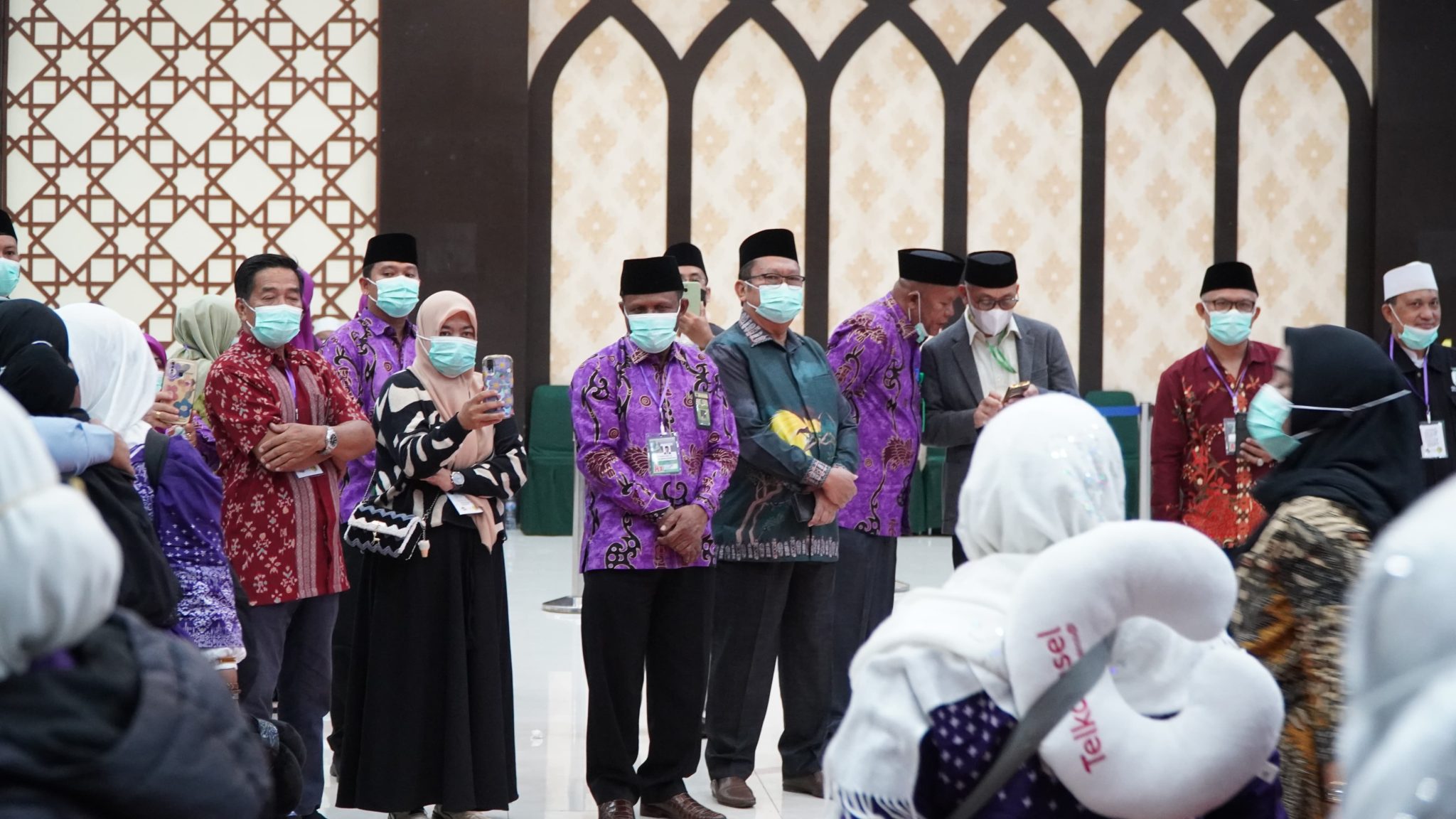 Sebanyak 391 Jemaah Haji Kloter 27 Papua Tiba di Makassar, Disambut Hangat Pemerintah dan Kemenag