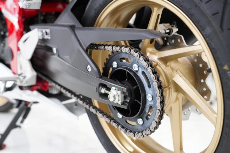 Pentingnya perawatan rutin pada rantai sepeda motor Honda. (Foto: Istimewa)