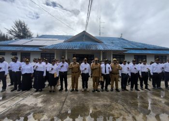 Bupati Puncak Serahkan SK kepada 204 CPNS Formasi 2024: “Bukan Lagi Anak Kampung, Tapi Wakil Negara”