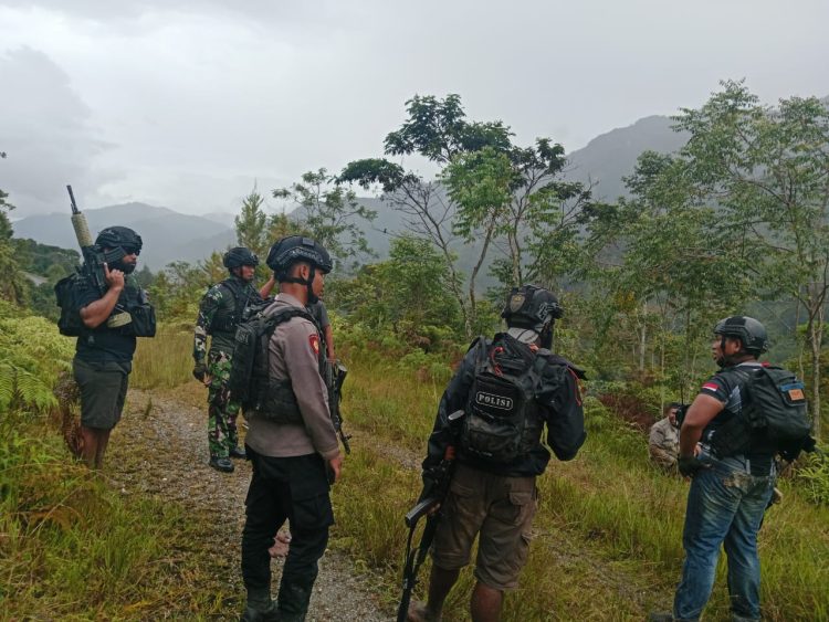 Aparat gabungan dari Satgas Operasi Damai Cartenz, Polres Intan Jaya, dan satuan Kopasgat TNI segera dikerahkan untuk mengantisipasi kemungkinan gangguan susulan. (Foto: Istimewa)