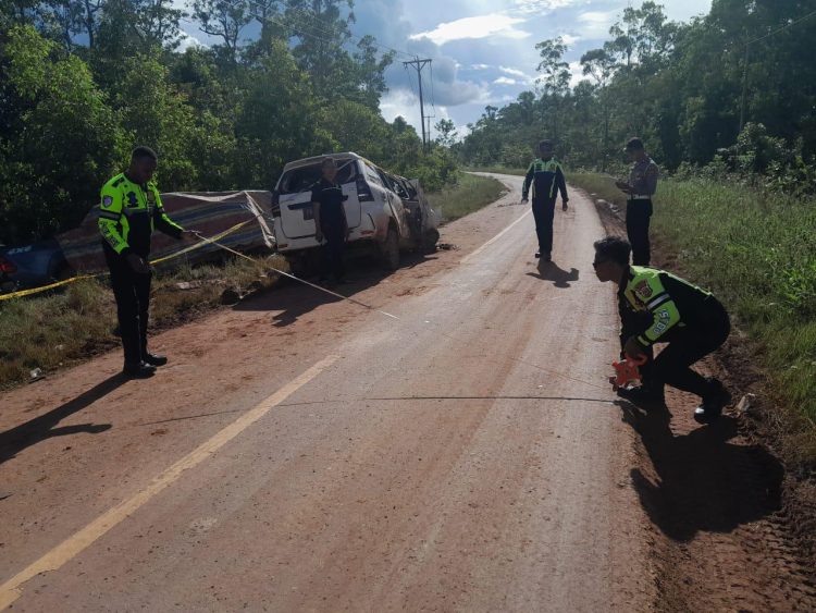 Penyelidikan awal Unit Lalu Lintas Polres Merauke di TKP. (Foto: Istimewa)