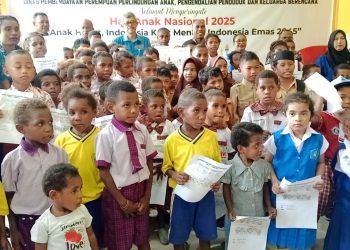 Bupati Robby Rumansara Ajak Semua Pihak Peduli Anak di Momen HAN ke-41 di Mamberamo Raya