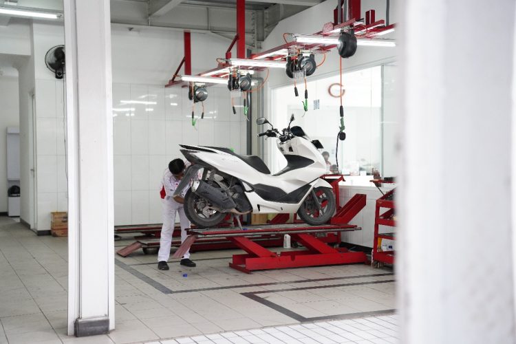 Layanan Hotline Order Sparepart di seluruh jaringan bengkel resmi AHASS. (Foto: Istimewa)