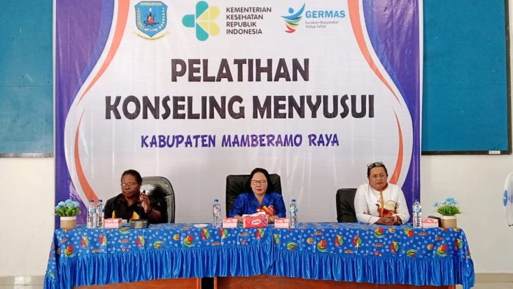 Dinas Kesehatan Kabupaten Mamberamo Raya menyelenggarakan pelatihan konseling menyusui bagi petugas gizi dan bidan dari 13 Puskesmas dan satu rumah sakit. (Foto: Wersay)