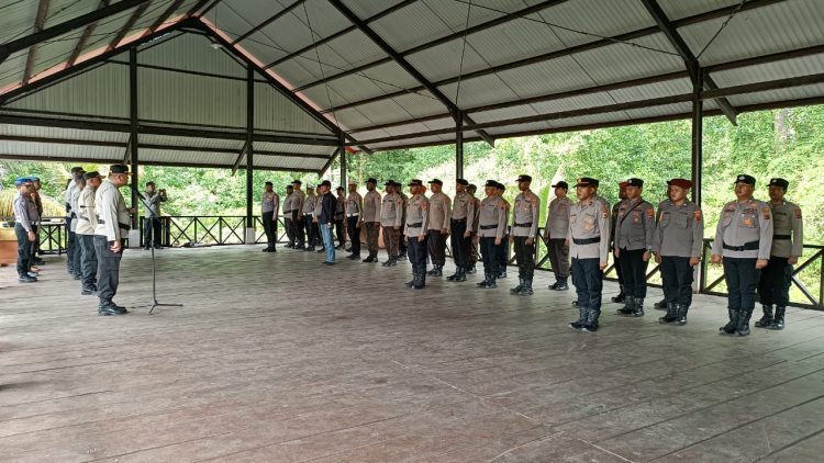 Apel gelar pasukan ini dilaksanakan di aula outdoor mako polres Supiori. (Foto: Istimewa)