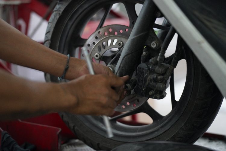 Perawatan rutin dan perhatian ekstra menjadi kunci agar kendaraan tetap aman dan nyaman digunakan