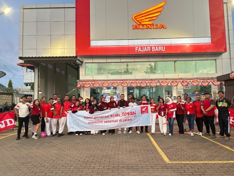 Dealer Honda Fajar Baru menghadirkan kegiatan bertajuk “Merah Merdeka Bersama Honda Fajar Baru” yang diwarnai dengan berbagai lomba khas tujuhbelasan. (Foto: Istimewa)