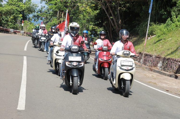 Astra Motor Papua bersama Paguyuban Honda Motor Jayapura (PHMJ) dan Forum Komunitas Motor Jayapura menggelar kegiatan Convoy Merdeka. (Foto: Istimewa)