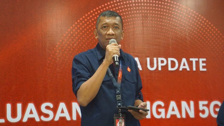 General Manager Region Network Operations and Productivity Telkomsel Maluku dan Papua, Yasrinaldi. (Foto: Darul Muttaqin)