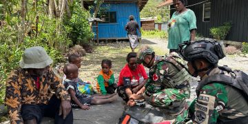 Satgas Yonif 743/PSY Buktikan Kepedulian dengan Layanan Medis Gratis di Pedalaman