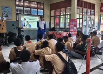 Sosialisasi Safety Riding School di SMK 1 Kabupaten Jayapura Tanamkan Kesadaran Berkendara Aman