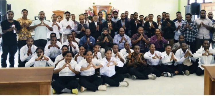 Foto bersama ketiga unsur pimpinan dan seluruh anggota Wunukkal-Wanon. (Foto: Istimewa)