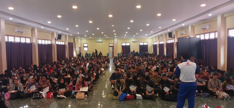 Edukasi Safety Riding ini menjadi bukti nyata konsistensi Astra Motor Papua dalam mengampanyekan #Cari_Aman di kalangan pelajar dan mahasiswa. (Foto: Istimewa)