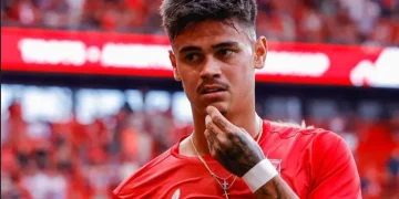 Mees Hilgers Dikabarkan Selangkah Lagi Gabung Crystal Palace