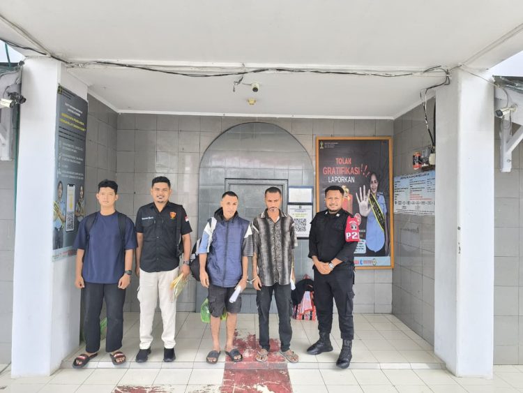 Polres Waropen resmi menyerahkan tersangka ke Kejaksaan Negeri Kepulauan Yapen. (Foto: Istimewa)