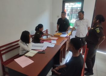 Polres Jayapura Serahkan Tersangka Curanmor dengan Pemberatan ke Kejari Jayapura