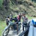 Patroli Polres Tolikara Evakuasi Pasangan Suami Istri Korban Kecelakaan Tunggal di Karubaga