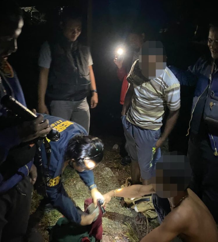 Tim gabungan Satreskrim Polres Keerom berhasil mengamankan dua pria yang kedapatan membawa narkotika jenis ganja kering. (Foto: Istimewa)