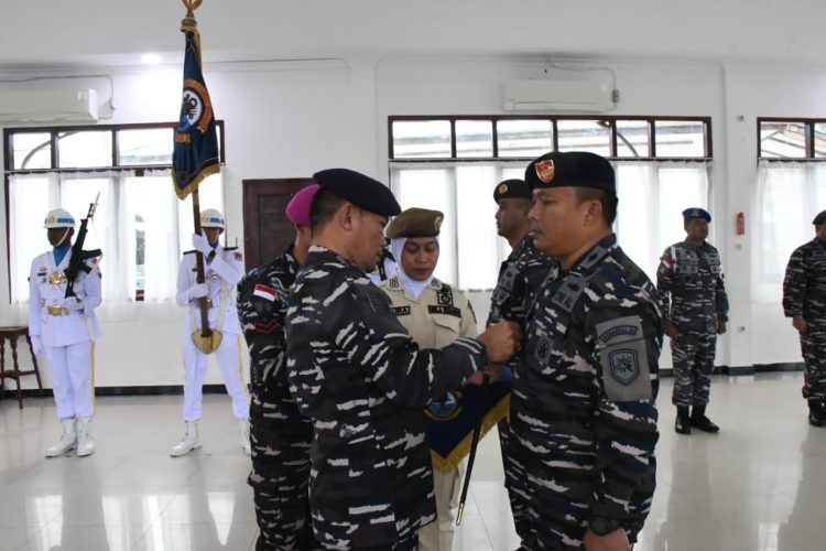 Serah terima jabatan itu dipimpin langsung oleh Komandan Komando Daerah Angkatan Laut (Dankodaeral) XI. (Foto: Istimewa)
