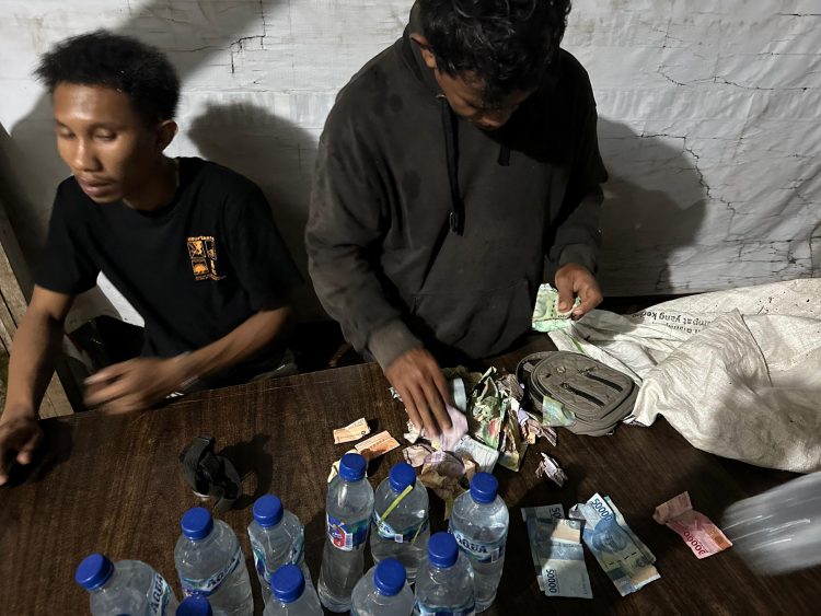Polres Merauke berhasil mengamankan seorang pria berinisial AB (37) dan barang bukti. (Foto: Istimewa)