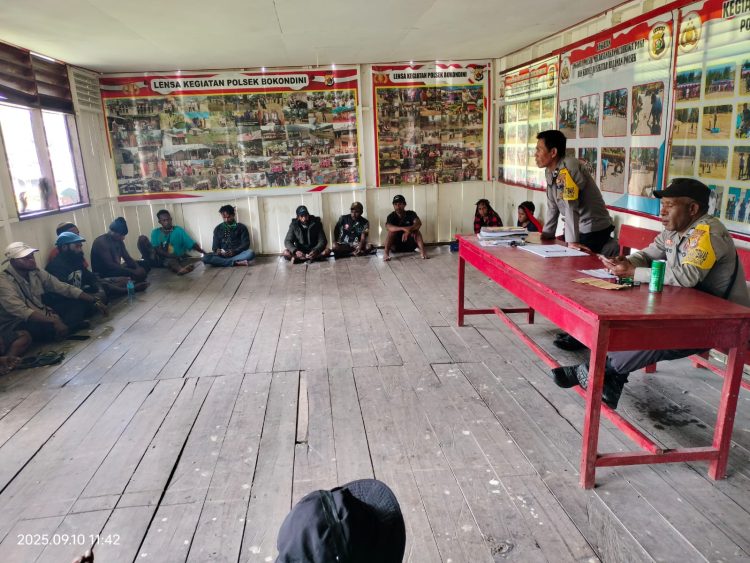 mediasi terkait kasus perzinahan yang terjadi di wilayah Distrik Bokondini, Kabupaten Tolikara. (Foto: Istimewa)