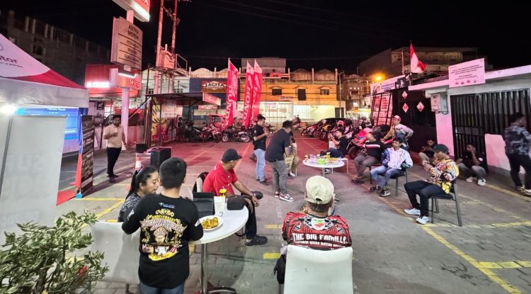 Astra Motor Tanah Hitam sebagai main dealer sepeda motor Honda di Papua menggelar showroom event bertajuk Kopdar Komunitas Honda Jayapura. (Foto: Istimewa)