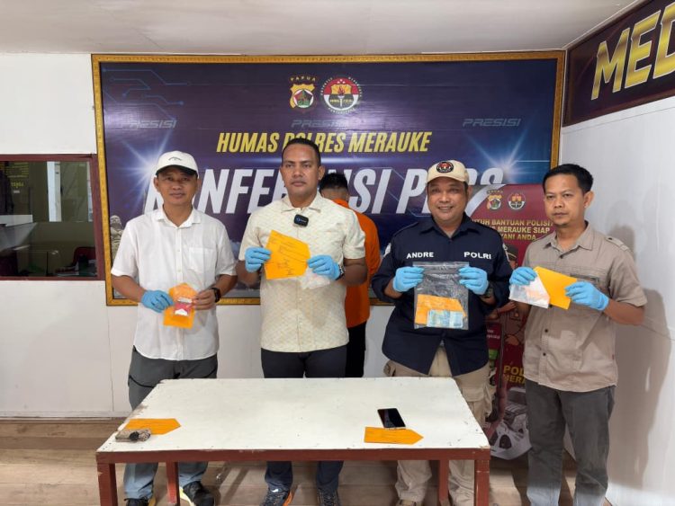 Polres Merauke resmi menyerahkan seorang tersangka kasus narkotika beserta barang bukti ke JPU. (Foto: Istimewa)