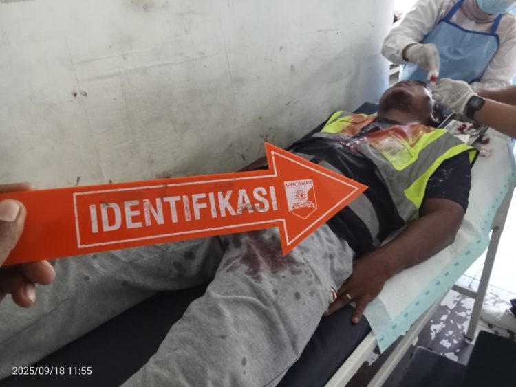 Penganiayaan seorang pekerja proyek jembatan di Yahukimo. (Foto: Istimewa)