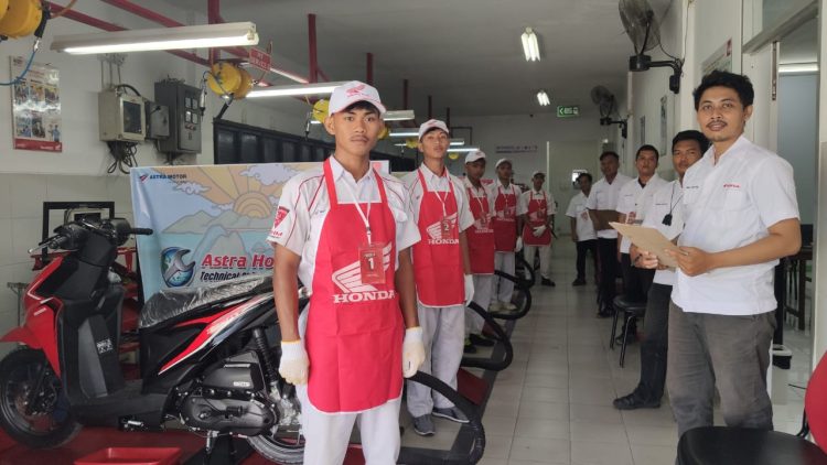 Kick Off Kontes Teknikal SMK Mitra Binaan AHM yang dikemas dalam ajang Festival Vokasi Satu Hati Periode 2025-2026. (Foto: Istimewa)