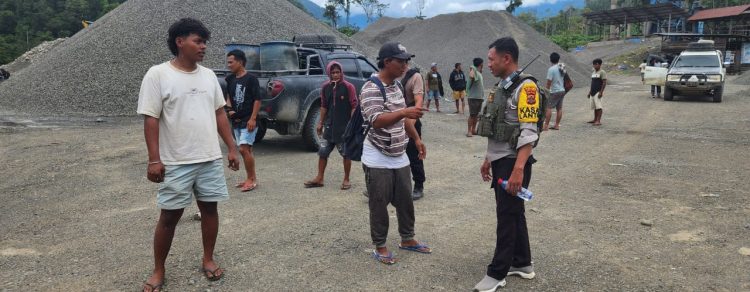 Evakuasi dilakukan sebagai langkah cepat aparat keamanan untuk menyelamatkan warga yang terdampak sekaligus memberikan rasa aman. (Foto: Istimewa)