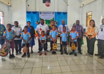 Kemenag Jayapura Bentuk Kelompok Binaan Akustik, Dorong Anak Papua Lestarikan Seni Musik