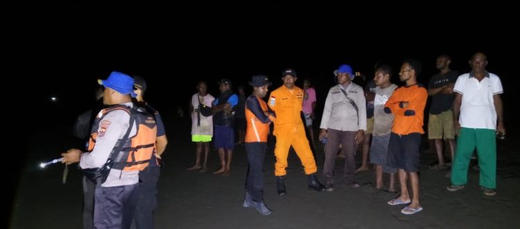 Personel gabungan Polairud Polres Sarmi bersama tim SAR Kabupaten Sarmi bergerak cepat menuju Kampung Nengke I. (Foto: Istimewa)