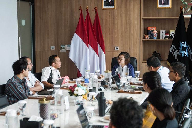 Wakil Menteri Ekonomi Kreatif, Irene Umar, menerima audiensi “ruangrupa”, Jakarta, Kamis  (25/09/2025).