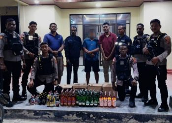 Polres Keerom Gagalkan Peredaran 40 Botol Miras Ilegal di Kampung Yuwanain