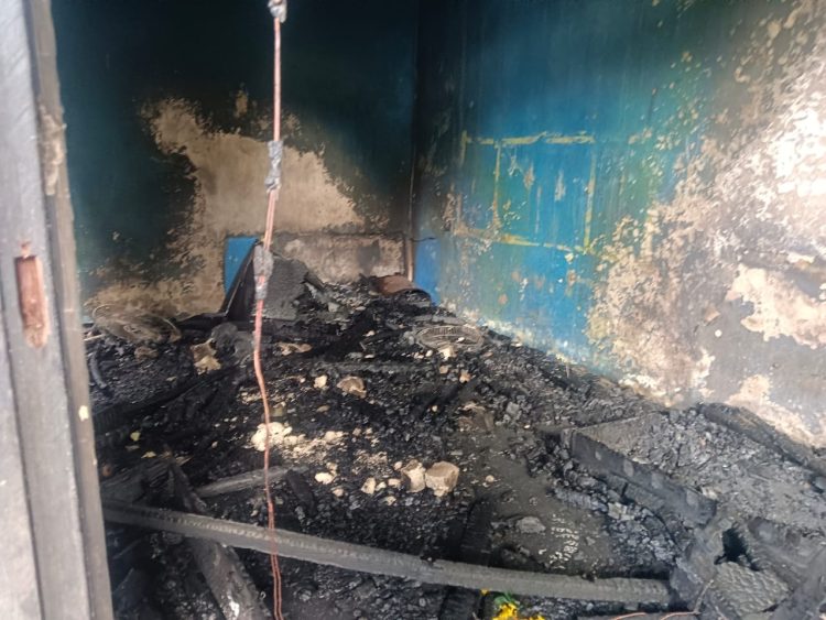 Peristiwa kebakaran yang terjadi di kompleks perumahan BTN Efata, Doyo Lama. (Foto: Istimewa)