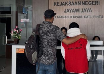 Polres Tolikara Serahkan Tersangka Curas ke Kejaksaan Negeri Jayawijaya