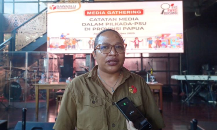 Koordinator Divisi Pencegahan, Partisipasi Masyarakat, dan Hubungan Masyarakat Bawaslu Provinsi Papua, Yofrey Piryamta N. Kebelen. (Foto: Darul Muttaqin)